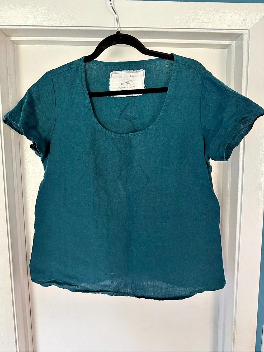 notPERFECT LINEN Alba Scoop Neck Top